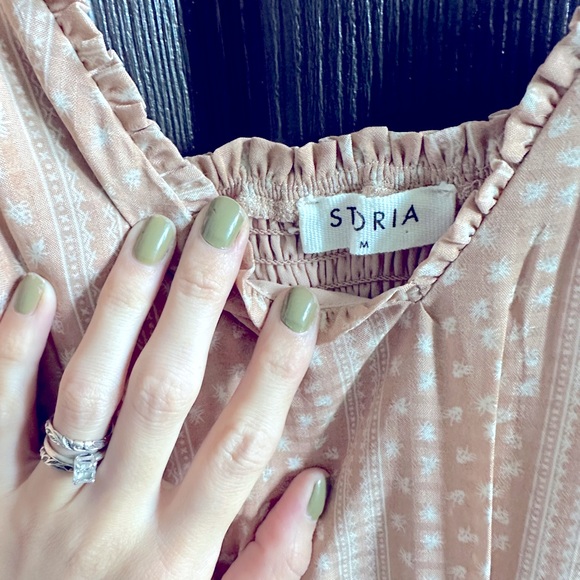 Cute!!! ruffle flare jumpsuit - Picture 3 of 4